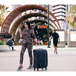 American Tourister Zoom Turbo Softside Expandable Spinner Wheel Luggage, Black, Checked-Medium 25-Inch -Samsonite Shop 51jwGiGKNTL